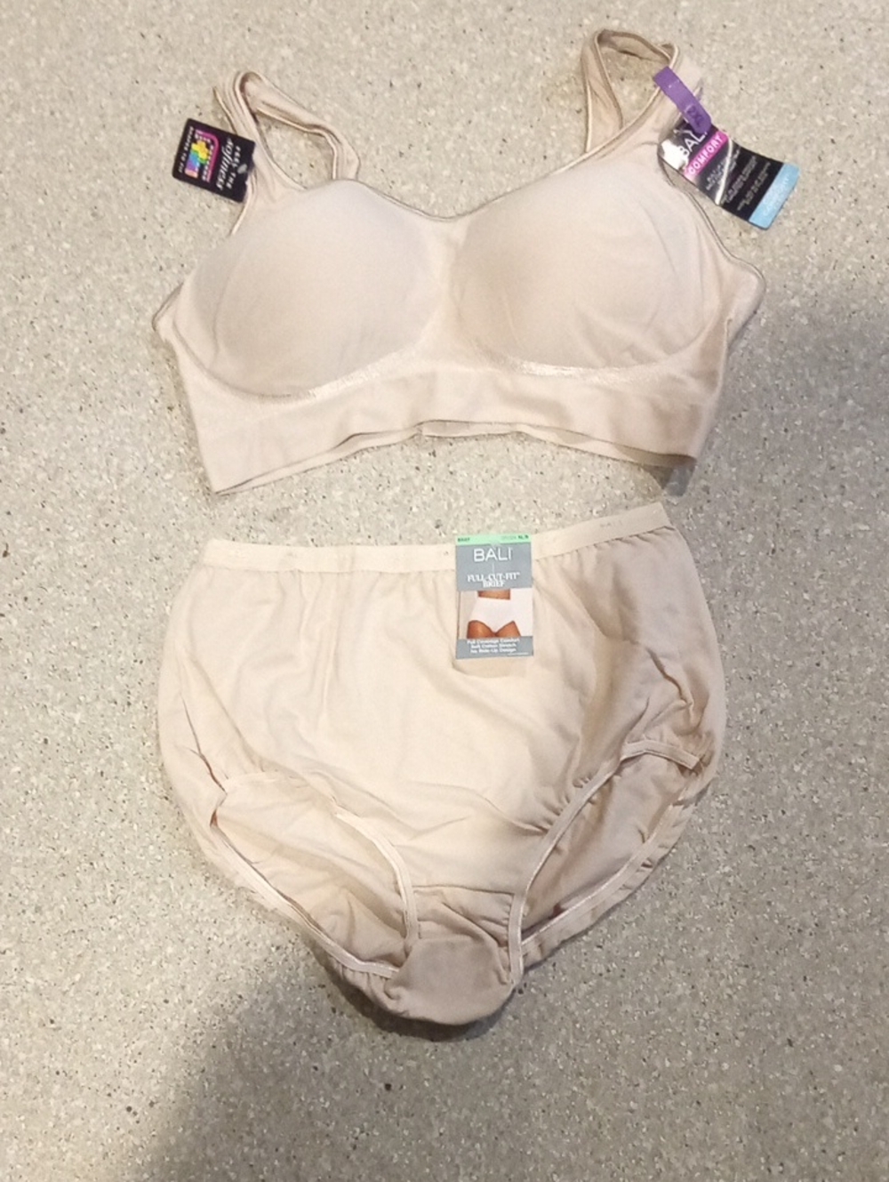 #804 NWT  "Bali"  Nude Seamless Bra and High-Waist Briefs Set Top2xl Bottom XL
